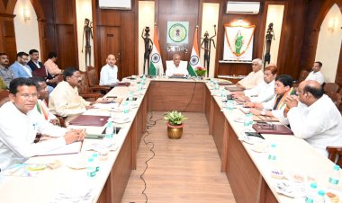 CG कैबिनेट ब्रेकिंग : CM भूपेश की अध्यक्षता में कैबिनेट की बैठक शुरू, लिये जा सकते हैं बड़े फैसले,देखे तस्वीरें और वीडियो…