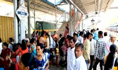 RAILWAY NEWS : मां बम्लेश्वरी मंदिर के दर्शन के लिए श्रद्धालुओ को होगी परेशानी, ट्रैन के स्टॉपेज की हुई कटौती