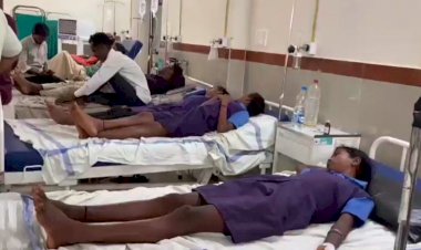 CG के इस स्कूल में आफत बनकर आया मध्याह्न भोजन : खाने के बाद 12 से अधिक बच्चों की बिगड़ी तबीयत, सभी अस्पताल में भर्ती, मचा हड़कंप....