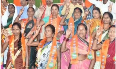 CG Political ब्रेकिंग : विधानसभा चुनाव से पहले कांग्रेस को लगा बड़ा झटका, इस नेता की अध्यक्षता में 700 कांग्रेस कार्यकर्ताओं ने थामा बीजेपी का दामन....