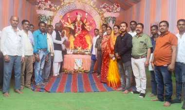 शारदीय नवरात्र-मां के जयकारों से गूंज उठा दरबार,मंदिरों में माता के दर्शन के लिये जुटी श्रद्धालुओं की भीड़ आस्था के 1101 मनोकामना ज्योति प्रज्वलित…