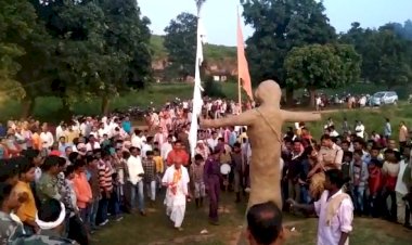 CG में अनोखा दशहरा:रावण नही बल्कि मारा जाता है सहस्त्रबाहु की नग्न मूर्ति..बुराई पर अच्छाई की जीत का पर्व यहा विजयादशमी के दिन नही बल्कि एकादशी को धूमधाम से मनाया जाता है..हर साल दूर दूर से आऐ लोगो का हुजूम उमड पड़ता है...