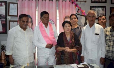 CG Political ब्रेकिंग : चुनाव से पहले कांग्रेस को लगा एक और बड़ा झटका, कांग्रेस विधायक ने छोड़ी पार्टी, JCCJ में हुए शामिल....