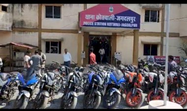 बस्तर पुलिस द्वारा शहर में सुगम यातायात व्यवस्था बनाए रखने चलानी कार्रवाई : 125 से अधिक मोटरसाइकिल और बुलेट वाहनों के विरुद्ध चालानी कार्यवाही की गई और मोटर यान अधिनियम के अलग-अलग धाराओं के तहत 1,50,000/- रुपए से अधिक का जुर्माना भी लगाया गया...