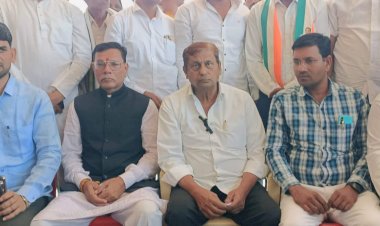 CG Assembly Election 2023 : विधानसभा चुनाव से पहले बीजेपी को बड़ा झटका, साहू समाज के तीन बड़े नेताओं ने थामा कांग्रेस का दामन....