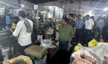 CG:महादेव कावरे आबकारी आयुक्त  द्वारा डिस्लरी निरीक्षण..वेलकम डिस्लरी को नोटिस..दुकान निरीक्षण में दर सूची और स्टॉक का प्रदर्शन के निर्देश