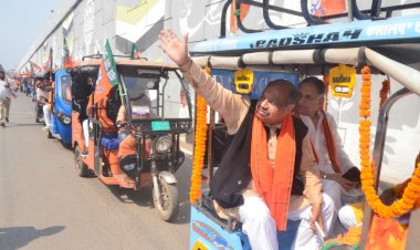 CG Election 2023 : पुरंदर मिश्रा जब रिक्शे पर निकले तो लोगों ने कहा- जोरदार, जय हो...रायपुर उत्तर विस सीट से बीजेपी प्रत्याशी ने शक्ति प्रदर्शन के साथ पहुंचकर दाखिल किया नामांकन...