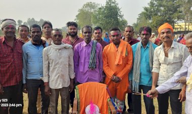 CG जिन गौ माताओं का कोई नहीं , उनके लिए हम , इस नारा को सच करते हुए , ग्राम संबलपुर के गऊ सेवकों ने सभी लावारिस गऊ माताओं को कराया खिचड़ी का भोजन...