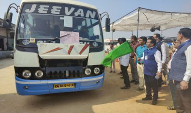 CG BEMETARA:सड़क मार्ग से रवाना हुए मतदान दल... कलेक्टर श्री एल्मा ने हरी झण्डी दिखाकर मतदान वाहनों को किया रवाना...कड़ी सुरक्षा के बीच पहुंचे अपने मतदान केन्द्रों पर...आज सबेरे आठ बजे से शुरू होगा मतदान शाम पांच बजे समाप्त होगा...तीनों विधानसभा के कुल 867 मतदान केन्द्रों पर 7 लाख 64 हजार 614 मतदाता करेंगे मताधिकार का प्रयोग