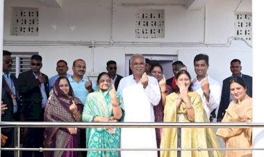 CG Second Phase Voting 2023: लोकतंत्र के महापर्व में CM भूपेश ने लाइन में लगकर किया मताधिकार का प्रयोग,CM बोले-….देखिए फोटो और वीडियो…