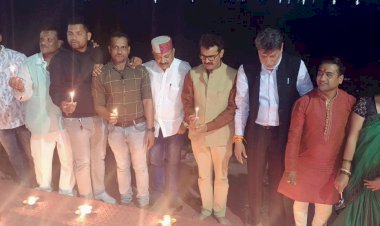 छठ महापर्व पर दीपो से जगमगाया गंगामुण्डा घाट