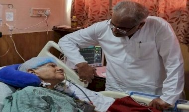 CG ब्रेकिंग : मुख्यमंत्री भूपेश बघेल के पिता की तबियत हुई नाजुक, पिता से मिलने पहुंचे सीएम बघेल, डाॅक्टरों की टीम लगातार बेहतर इलाज का कर रही प्रयास....