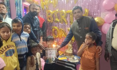 अखिल भारत्तीय परीसंघ के जिला अध्यक्ष सतीश वानखेड़े के धर्मपुरा  स्थित निवास गृह में आज संविधान दिवस के उपलक्ष्य में सतीश वानखेड़े के सुपत्री दिशा वानखेड़े का जन्म दिवस धूमधाम से मनाया गया...