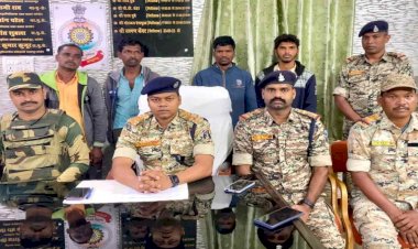 CG Naxalites Arrested : जवानों के हाथ लगी बड़ी सफलता, IED ब्लास्ट में शामिल 4 नक्सली गिरफ्तार, चपेट में आने से शहीद हुआ था बीएसएफ जवान....