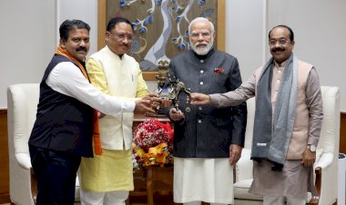 PHOTO : मंत्रिमंडल गठन के बाद CM साय और दोनों डिप्टी सीएम ने पीएम नरेंद्र मोदी से की मुलाकात,इन अहम मुद्दों पर हुई चर्चा…