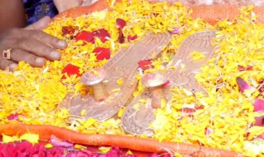 CG News : जय श्रीराम के जयकारों से गूंज उठा रायपुर, प्रभु श्रीराम की चरण पादुका पहुंची राजधानी, स्वागत में उमड़ा जनसैलाब, इस तारीख को पहुंचेगी अयोध्या....