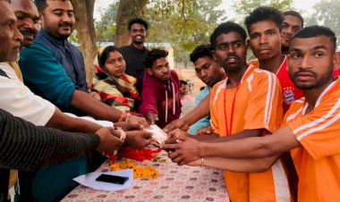 सन्नीबर्रा में फुटबॉल प्रतियोगिता का किया गया आयोजन दोई (फुलचुही) की टीम रही विजेता