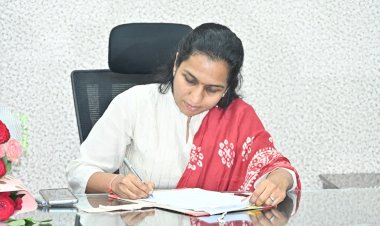 धमतरी जिले में 19 वी कलेक्टर के तौर पर सुश्री नम्रता गांधी ने किया पदभार ग्रहण...2013 बैच के IAS अधिकारी हैं सुश्री गांधी