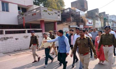CG- कलेक्टर-एसपी उतरे सड़कों पर VIDEO: कलेक्टर ने बीच सड़क पर अफसरों की लगा दी क्लास, सड़कों से अतिक्रमण हटाने दिए सख्त निर्देश, देखें वीडियो.....