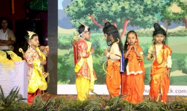 Dav स्कूल कुसमुण्डा में वार्षिक उत्सव का हुआ भव्य आयोजन,बड़ी संख्या में छात्र छात्राओं ने लिया हिस्सा,स्कूल के छोटे बच्चों की प्रस्तुति ने सभी का मन मोह लिया,पढ़े पूरी जानकारी.....