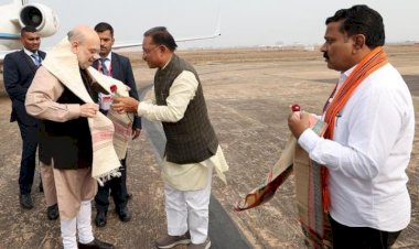 BREAKING: रायपुर पहुंचे अमित शाह, कुछ देर में लेंगे बड़ी बैठक, CM साय ने केंद्रीय गृह मंत्री का किया आत्मीय स्वागत, देखें तस्वीरें.....