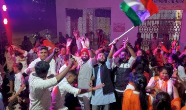 गणतंत्र दिवस के अवसर पर बेज़ुबा सेवा समिति ने निकाली भव्य तिरंगा यात्रा।