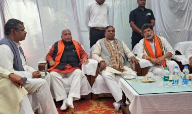 CG - केंद्रीय मंत्री फग्गन सिंह कुलस्ते सहित अन्य जनप्रतिनिधियों ने सुकमा पहुंचकर स्वर्गीय कुमार लक्ष्मी नारायण देव को दी श्रद्धांजलि...
