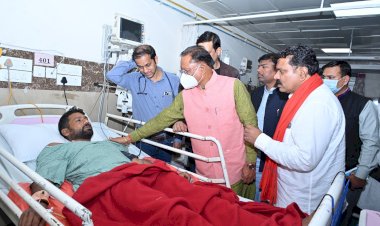 टेकलगुड़ेम मुठभेड़ VIDEO: CM साय घायल जवानों से मिलने पहुंचे अस्पताल... मुख्यमंत्री बोले - छत्तीसगढ़ से नक्सलवाद का खात्मा करके रहेंगे... देखें वीडियो......