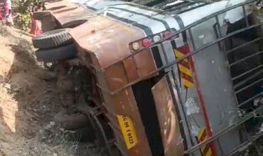 CG ब्रेकिंग: घाटी के पास बड़े नाले में गिरी 50 यात्रियों से भरी बस... 25 लोग घायल.....