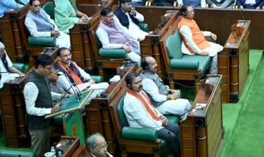 बजट : मुख्यमंत्री श्री विष्णुदेव साय के नेतृत्व में मोदी की गांरटी में वित्त मंत्री श्री ओपी चौधरी ने शिक्षा, स्वास्थ्य, पर्यटन, राजस्व, वनांचल सहित विभिन्न क्षेत्रों के लिए दी बड़ी सौगात,  

जिलेवासियों की वर्षो पुरानी मांग हुई पूरी, डोंगरगढ़-कवर्धा-कटघोरा रेलमार्ग के लिए 300 करोड़ रूपए का प्रावधान,


कबीरधाम जिलेवासियों ने मुख्यमंत्री श्री विष्णुदेव साय और उपमुख्यमंत्री श्री विजय शर्मा के प्रति जताया आभार,