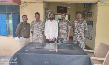 CG - शहर में कुल्हाड़ी लेकर राहगिरो एवं आसपास के लोगो को डराने धमकाने वाले आरोपी पर बस्तर पुलिस की कार्यवाही...