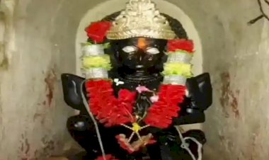 मस्तूरी पाली इटवा स्थित भंवर गणेश की ऐतिहासिक मूर्ति फिर हुई चोरी मस्तूरी क्षेत्र में चोरों के हौसले बुलंद गतौरा में लगातार तीन चोरी की वारदातों को दिया था चोरों ने अंजाम पुलिस के हाथ अब भी खाली पढ़े पूरी खबर