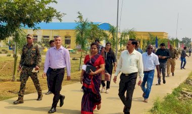 CG:बेमेतरा DM रणबीर शर्मा ने लिए जवाहर नवोदय विद्यालय के प्रबंध समिति की बैठक