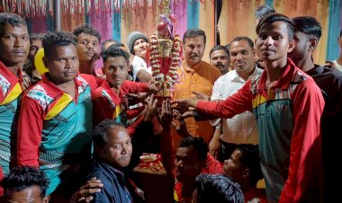 पंचायत स्तरीय क्रिकेट प्रतियोगिता में लैंगा क्रिकेट टीम ने पचिरा टीम को दी शिकस्त।