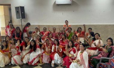 फूलो से होली खेलकर मनाया फाग महोत्सव