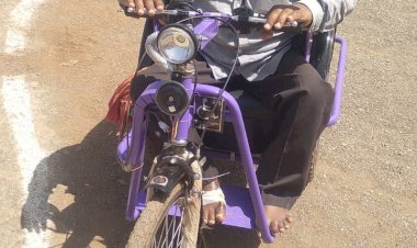 CG - कार चालक ने द्विव्यांग व्यक्ति को एक्सीडेन्ट कर दिया, CCTV Footage की मदद से कार चालक पकड़ा गया, आरोपी कार चालक से घटना में प्रयुक्त कार एवं वाहन के कागजात को किया जप्त...