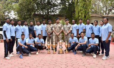 CG - बस्तर रेंज बना राज्य पुलिस खेल का चैंपियन, बस्तारिया जवानों ने मारी बाजी,  SP  शलभ सिन्हा ने बढ़ाया जवानों का हौसला, बस्तर रेंज के जवानों ने अपना झंडा बुलंद किया...