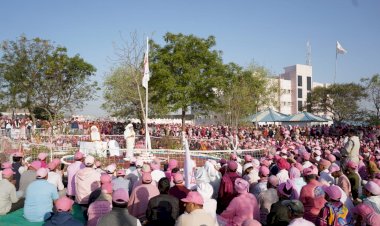 मुक्ति दिवस पर आपातकाल में बाबा जयगुरुदेव के महान बलिदान को याद करके बाबा उमाकान्त ने चेताया आप कोई ऐसा काम मत करना जिससे वैसी सजा आपको भी मिल जाए...