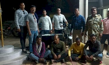 थाना बोड़ला एवं सायबर सेल की संयुक्त कार्यवाही से किया गया जुआ रेड,

जुआ रेड कर 04 जुआड़ियो से 13,300 रूपये जप्त,

मौके से 03 नग मोटरसायकल को भी किया गया बरामद।