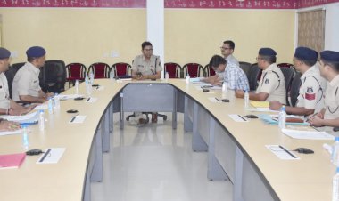RAIPUR NEWS :  नशीले पदार्थो के नष्टीकरण के संबंध में समस्त थाना के प्रधान आरक्षक की आहूत बैठक हुई