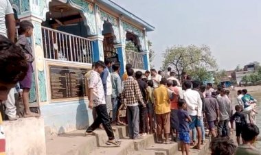 ओखर में शिव मंदिर से शिवलिंग बीती रात से गायब पाली से भंवर गणेश की मूर्ति भी हो चुकी है चोरी चोर लगातार पुलिस को दे रहे हैं चुनौती कहां हो रही चूक क्या चोरों के मन से पुलिस का खौफ खत्म हो गया पढ़े पूरी खबर