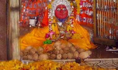 CG - Chaitra Navratri Special : साल में चैत्र नवरात्र को सिर्फ 5 घंटे के लिए खुलता है छत्तीसगढ़ का ये माता का दरबार, अपने आप प्रज्जवलित होती है ज्योति, रहस्यों से भरा हैं ये चमत्कारी मंदिर.....