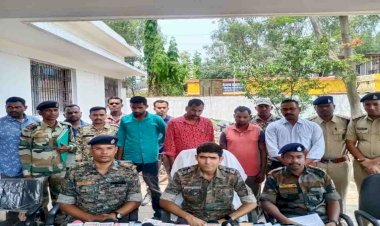 CG - पुलिस की एक चाल और चोर गिरोह का हो गया भंडाफोड़ : 35 बाइक के साथ अंतरराज्यीय चोर गिरोह गिरफ्तार, साप्ताहिक बाजार और सूने मकानों को ऐसे बनाते थे निशाना.....