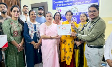 CG - इनरव्हील क्लब द्वारा चलाया गया रक्त दान शिविर : जगदलपुर के महारानी अस्पताल में स्थित ब्लड बैंक में किया गया 10 यूनिट रक्तदान...