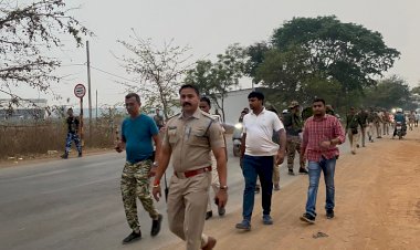 CG - शहर में राम नवमी एवं रमजान पर्व के मद्देनजर बस्तर पुलिस द्वारा पैदल फ्लैग मार्च...