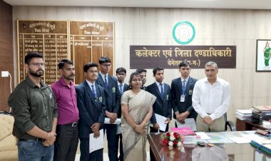 CG:बेमेतरा जवाहर नवोदय विद्यालय के 10वीं एवं 12वीं के मेधावी छात्रों को कलेक्टर रणबीर शर्मा ने किये सम्मानित...