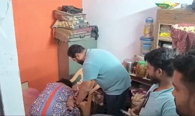 CG ब्रेकिंग : वरिष्ठ पत्रकार की पत्नी की मौत, संदिग्ध परिस्थितियों में घर में मिली महिला की लाश, हत्या या फिर आत्महत्या….जांच में जुटी पुलिस....