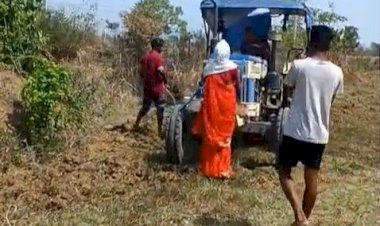 CG गुंडागर्दी का VIDEO: कोटवार ने पूर्व महिला सरपंच पर चढ़ाई ट्रेक्टर, जमकर की मारपीट,फिर जो हुआ,देखे गुंडागर्दी का वीडियो…