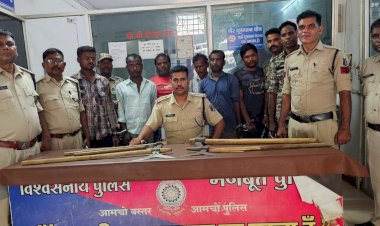 CG - दोहरी हत्याकांड मामला : ग्राम ईरिपपाल में दो मृतक का शव खुन से लथपथ खेत में पड़ा मिला, जमीन विवाद आपसी रंजिश के चलते आरोपियो ने दिया घटना को अंजाम, 06 आरोपी को 06 घंटे के भीतर कोतवाली पुलिस ने किया गिरफ्तार... जानिए पूरी कहानी...