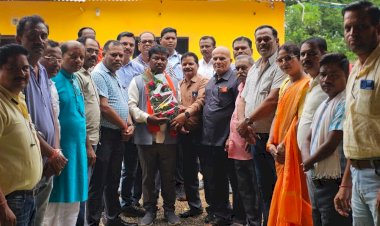 CG - कर्मचारी अधिकारी फेडरेशन ने नवनिर्वाचित बस्तर सांसद से की सौजन्य भेंट तथा बधाई दी गई...